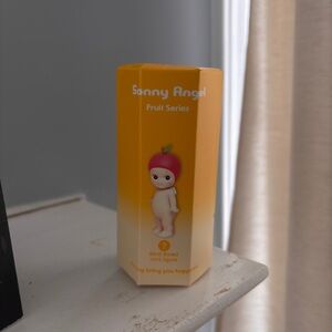 Resealed Sonny Angel Fruit Series! 
Blind Box!